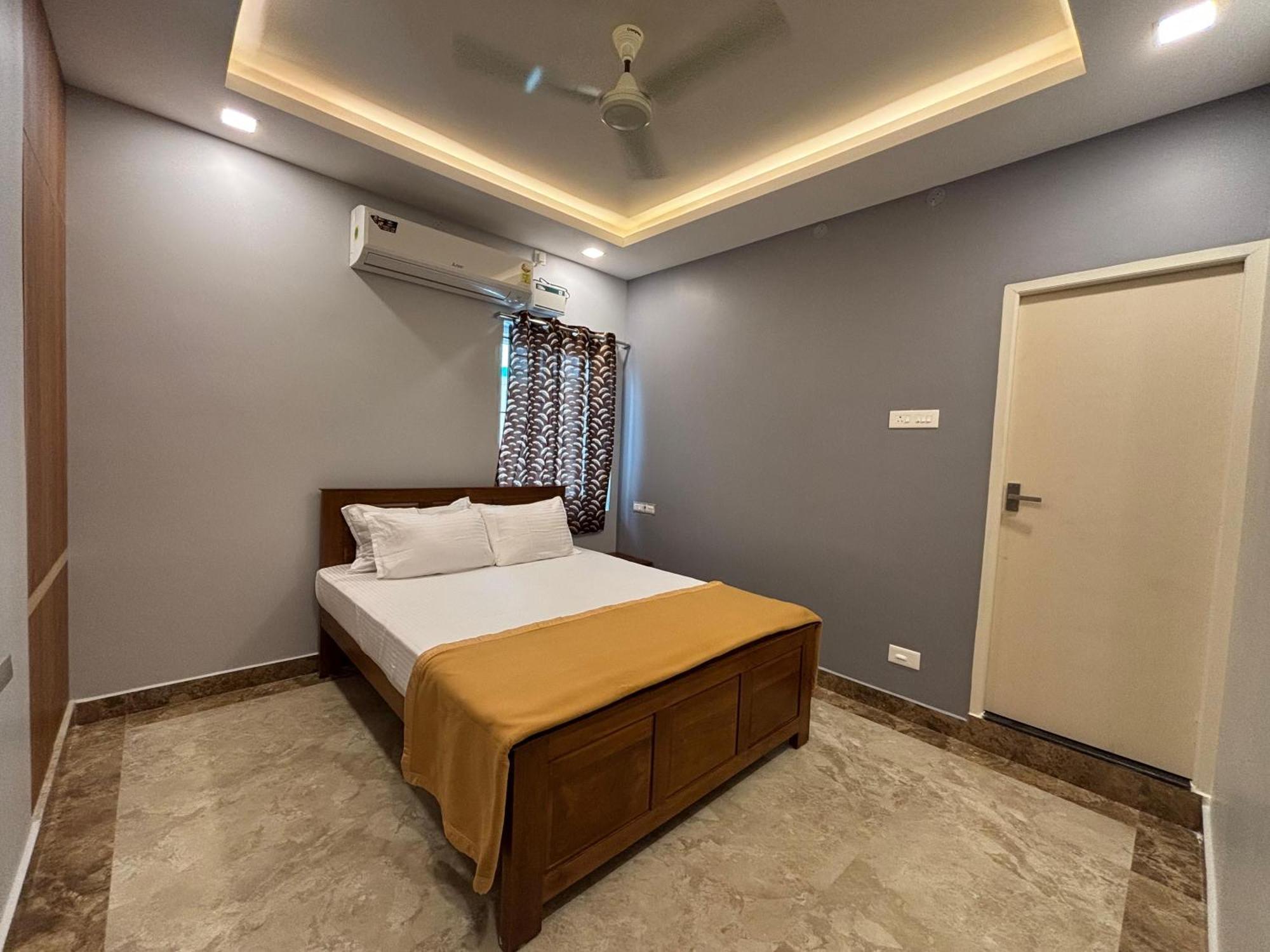 Srirangam Nandavanam Service Apartments Tiruchirappalli Екстериор снимка
