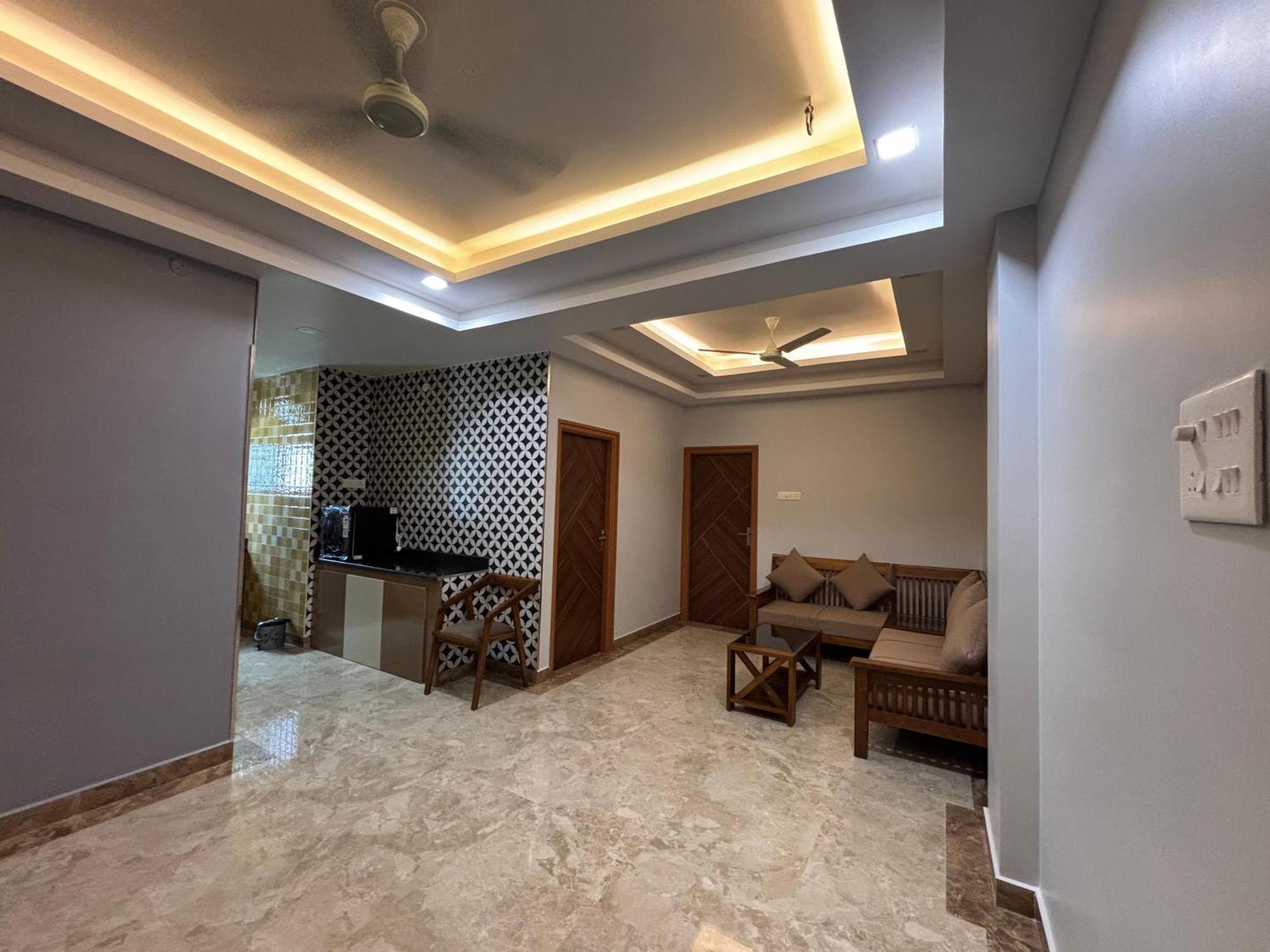 Srirangam Nandavanam Service Apartments Tiruchirappalli Екстериор снимка