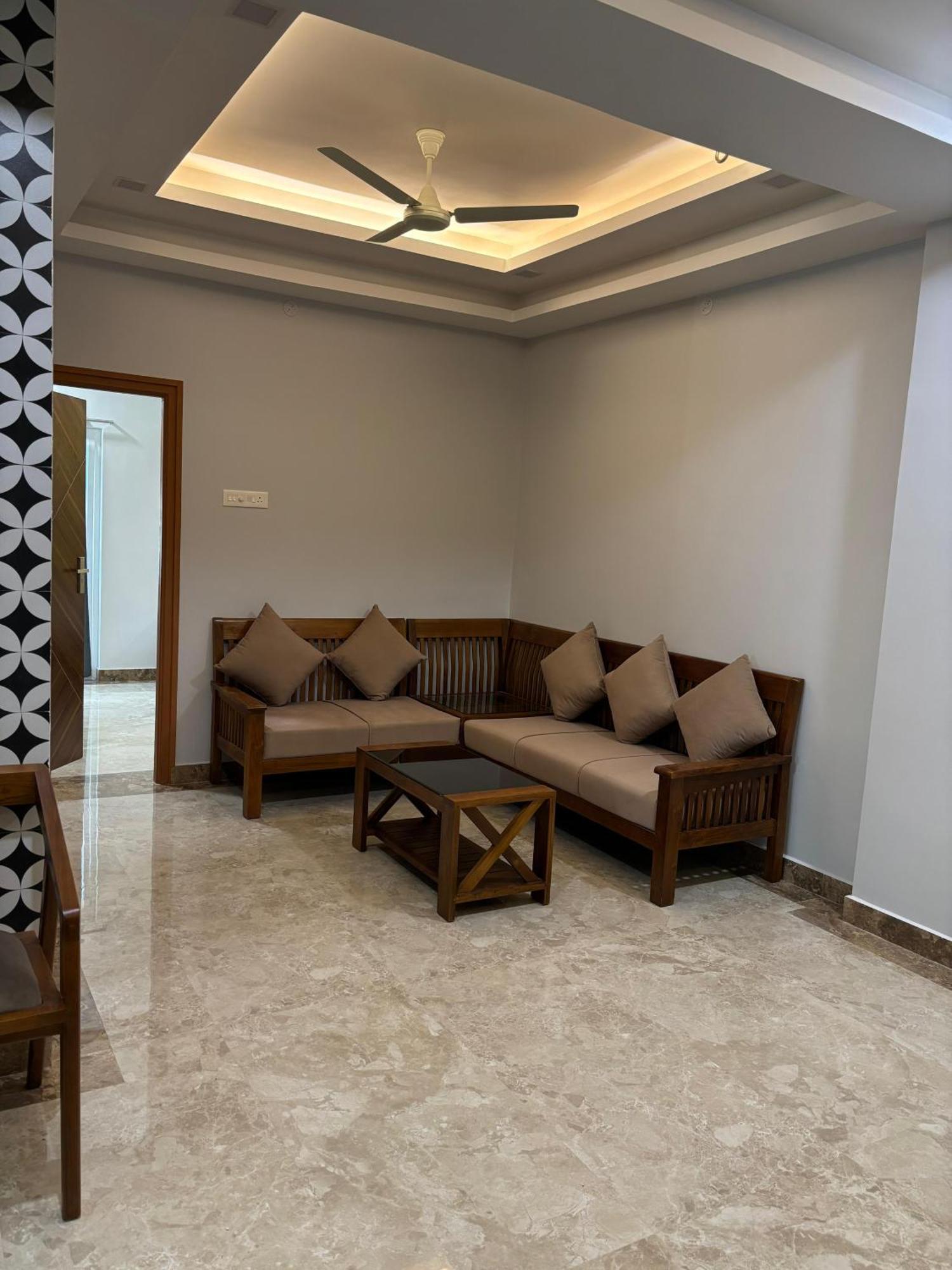 Srirangam Nandavanam Service Apartments Tiruchirappalli Екстериор снимка