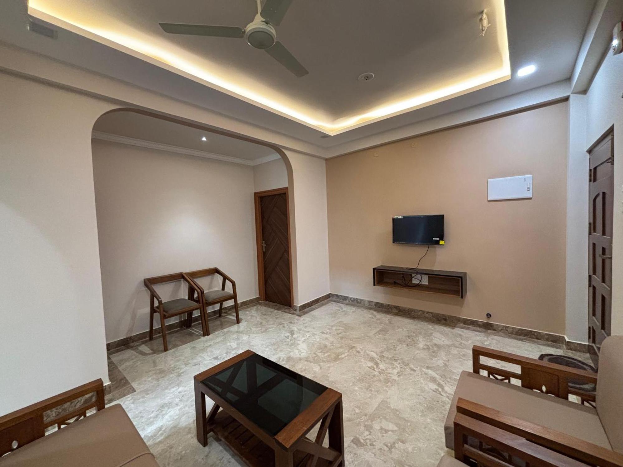 Srirangam Nandavanam Service Apartments Tiruchirappalli Стая снимка