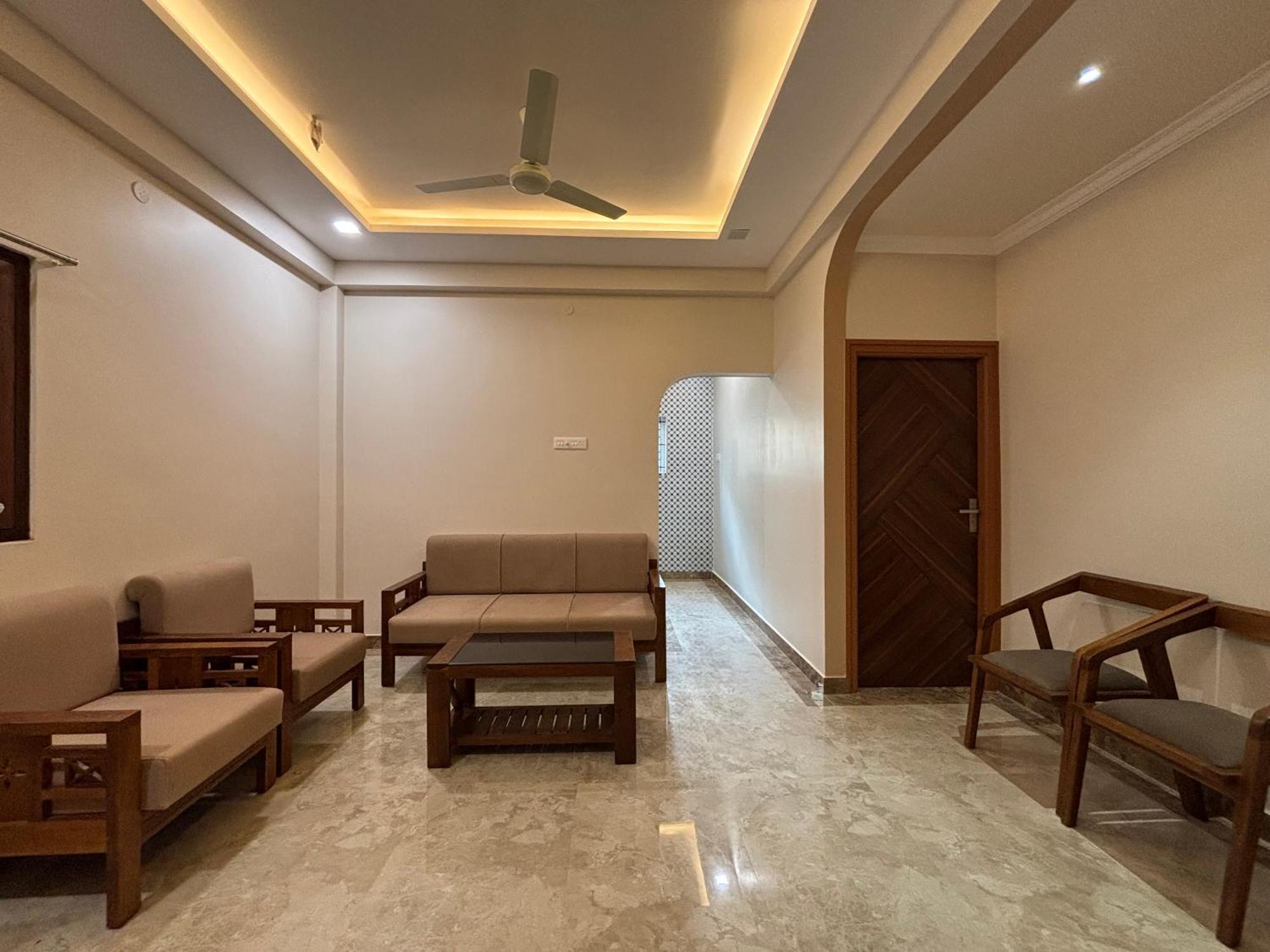Srirangam Nandavanam Service Apartments Tiruchirappalli Екстериор снимка